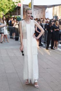 Jaime King feet photo thumbnail