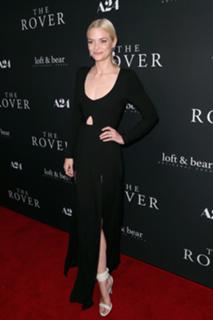 Jaime King feet photo thumbnail