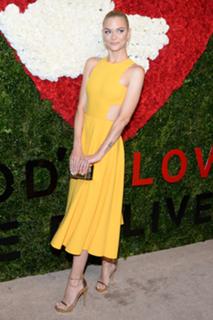 Jaime King feet photo thumbnail