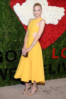 Jaime King feet photo thumbnail