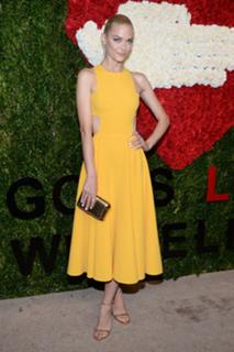 Jaime King feet photo thumbnail