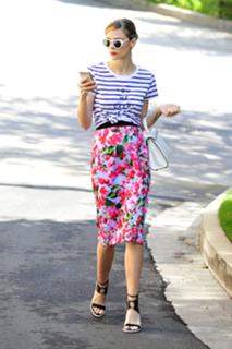Jaime King feet photo thumbnail