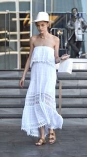 Jaime King feet photo thumbnail