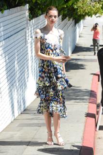 Jaime King feet photo thumbnail