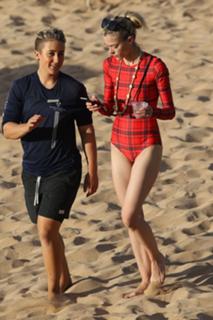 Jaime King feet photo thumbnail
