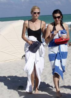 Jaime King feet photo thumbnail