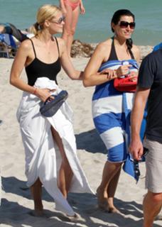 Jaime King feet photo thumbnail