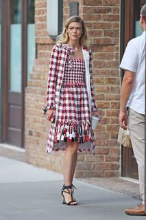 Jaime King feet photo thumbnail