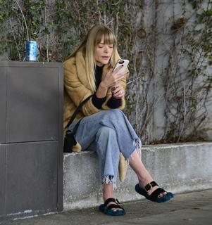 Jaime King feet photo thumbnail