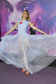 Jaime King feet photo thumbnail