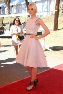 Jaime King feet photo thumbnail