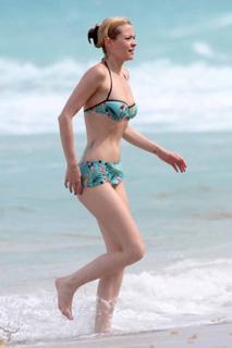 Jaime King feet photo thumbnail