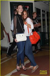 Jaime King feet photo thumbnail