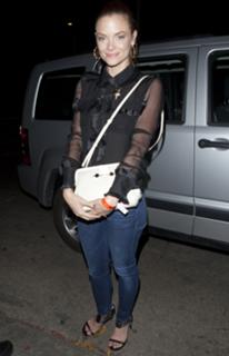Jaime King feet photo thumbnail