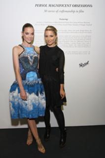 Jaime King feet photo thumbnail