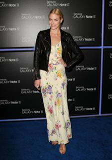Jaime King feet photo thumbnail