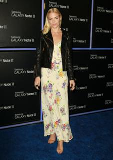 Jaime King feet photo thumbnail