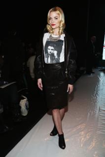 Jaime King feet photo thumbnail