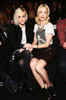 Jaime King feet photo thumbnail