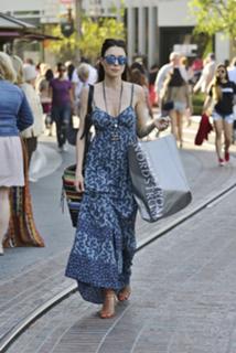 Jaime Murray feet photo thumbnail