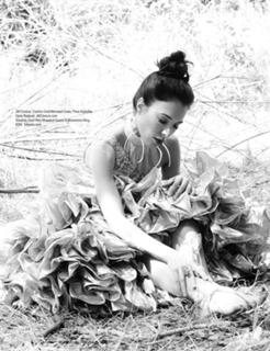 Jaime Murray feet photo thumbnail