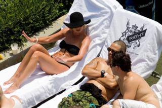 Jaime Pressly feet photo thumbnail