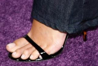 Jaime Pressly feet photo thumbnail