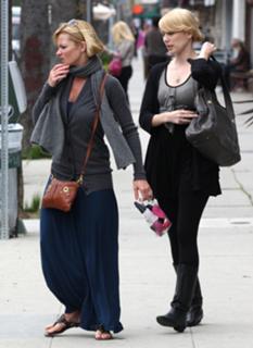 Jaime Pressly feet photo thumbnail