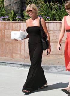 Jaime Pressly feet photo thumbnail