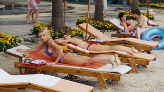 Jaime Pressly feet photo thumbnail