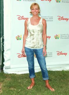 Jaime Pressly feet photo thumbnail