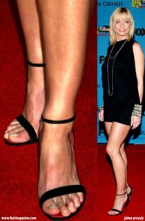 Jaime Pressly feet photo thumbnail