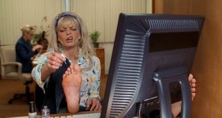Jaime Pressly feet photo thumbnail