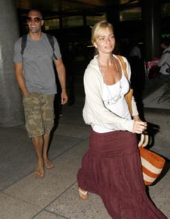 Jaime Pressly feet photo thumbnail