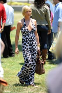 Jaime Pressly feet photo thumbnail