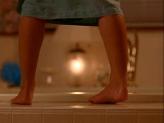 Jaime Pressly feet photo thumbnail