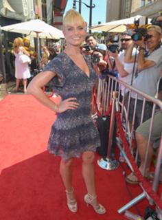 Jaime Pressly feet photo thumbnail