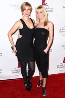 Jaime Pressly feet photo thumbnail
