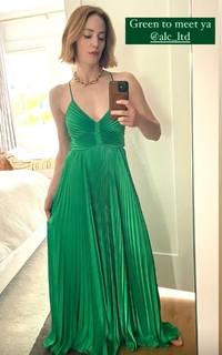 Jaime Ray Newman feet photo thumbnail