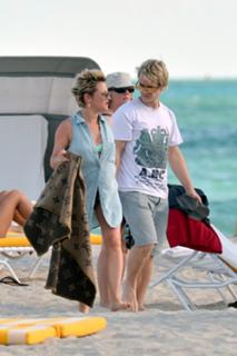 Jaime Winstone feet photo 17