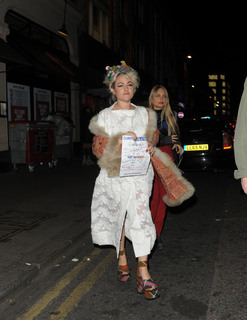 Jaime Winstone feet photo 9