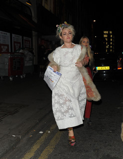 Jaime Winstone feet photo 8
