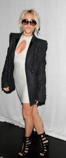 Jaime Winstone feet photo 12