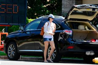 Jaimie Alexander feet photo thumbnail