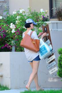 Jaimie Alexander feet photo thumbnail