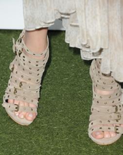 Jaimie Alexander feet photo thumbnail