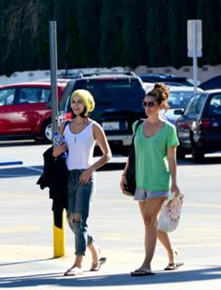 Jaimie Alexander feet photo thumbnail
