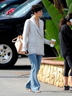 Jaimie Alexander feet photo thumbnail