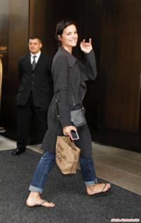 Jaimie Alexander feet photo thumbnail