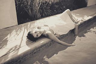 Jaimie Alexander feet photo thumbnail